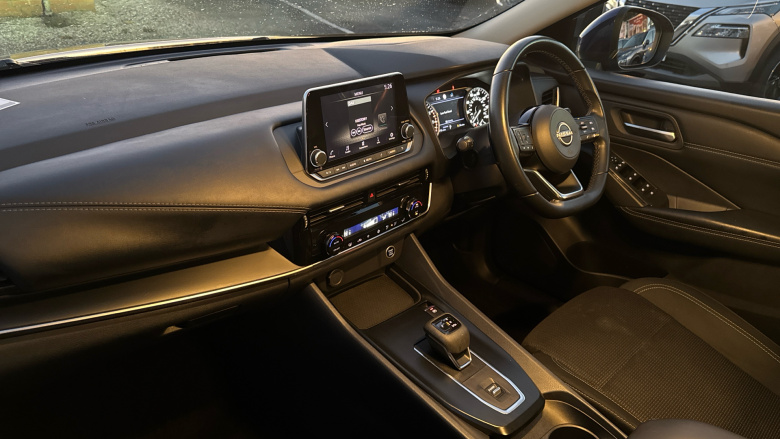 Nissan Qashqai 1.3 DiG-T MH 158 Acenta Premium 5dr Xtronic Petrol Hatchback